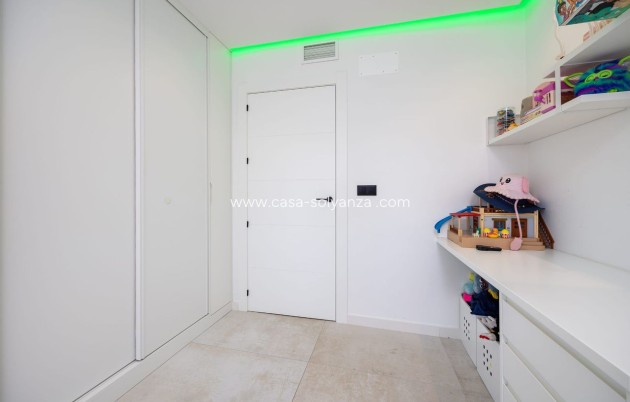 Resale - Villa - Torrevieja - Costa Blanca