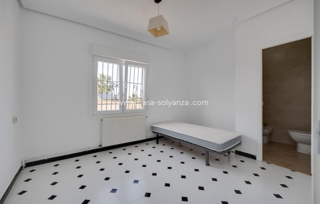 Herverkoop - Villa - Torrevieja - La Siesta