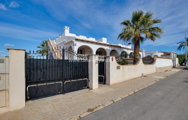 Herverkoop - Villa - Torrevieja - La Siesta