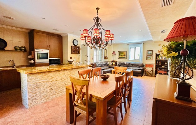 Resale - Villa - Orihuela - Urb. Montepinar