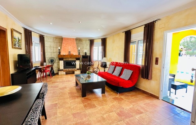 Resale - Villa - Orihuela - Urb. Montepinar