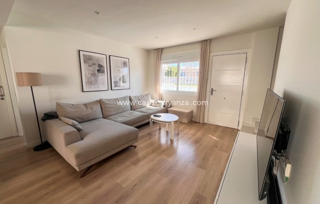 Wiederverkauf - Semi-Detached Villa - Torrevieja