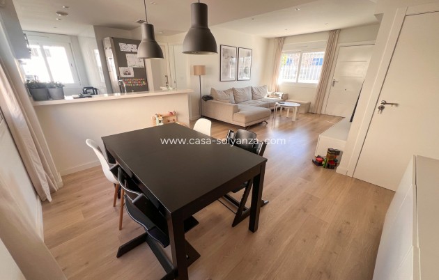 Wiederverkauf - Semi-Detached Villa - Torrevieja