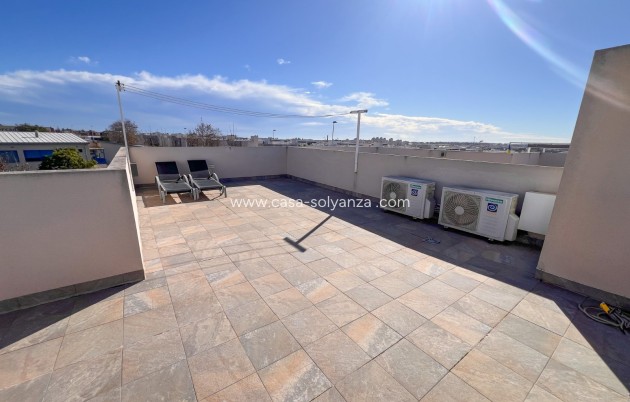 Wiederverkauf - Semi-Detached Villa - Torrevieja