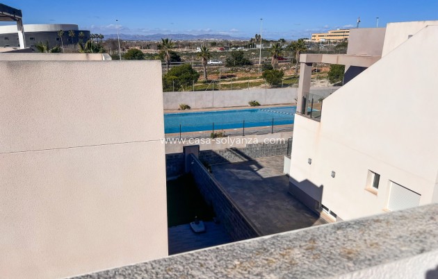 Wiederverkauf - Semi-Detached Villa - Torrevieja