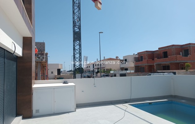 Wiederverkauf - Villa - Daya Nueva