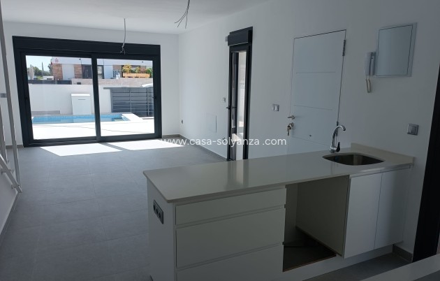 Wiederverkauf - Villa - Daya Nueva