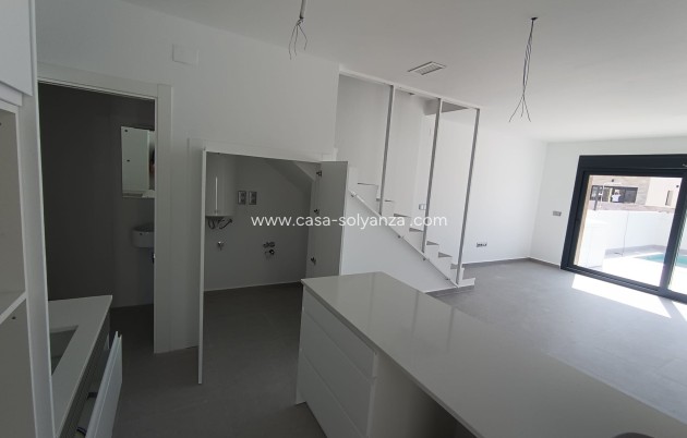 Wiederverkauf - Villa - Daya Nueva