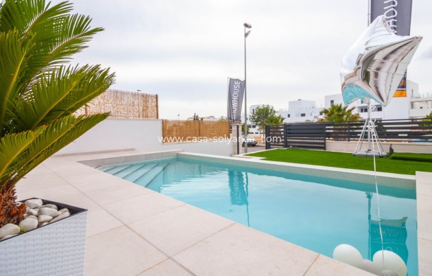 Resale - Villa - Orihuela - Villamartin