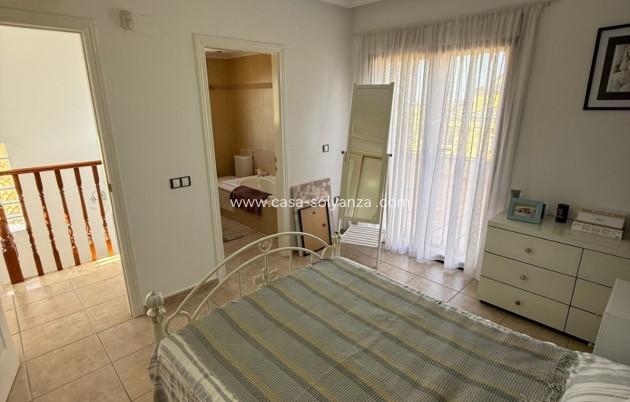 Resale - Villa - Orihuela - Villamartin