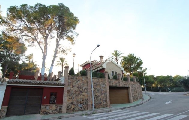 Resale - Villa - Orihuela - Campoamor