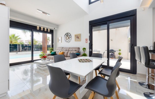 Resale - Villa - Orihuela - Lomas de Cabo Roig