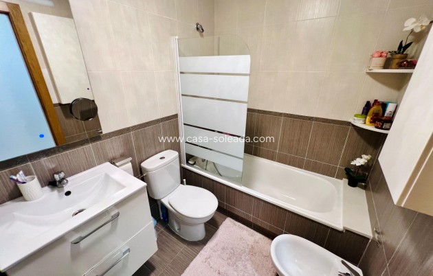 Resale - Apartment / flat - Torrevieja - Playa de los Locos