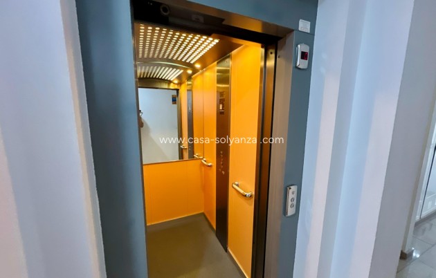 Resale - Apartment / flat - Torrevieja - Playa de los Locos