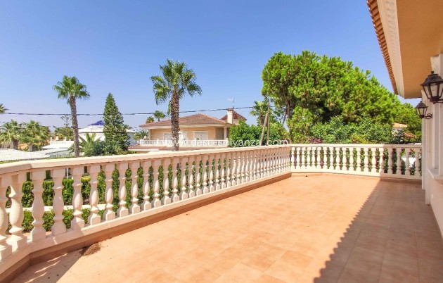 Neue Gebäude - Villa - Cabo Roig