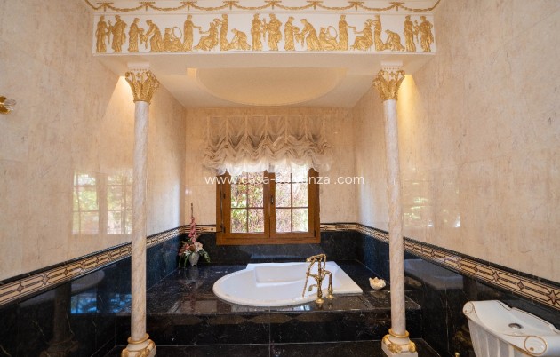 Resale - Villa - Campoamor