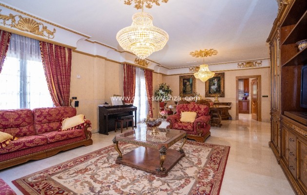 Resale - Villa - Campoamor