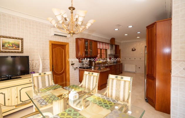 Resale - Villa - Campoamor