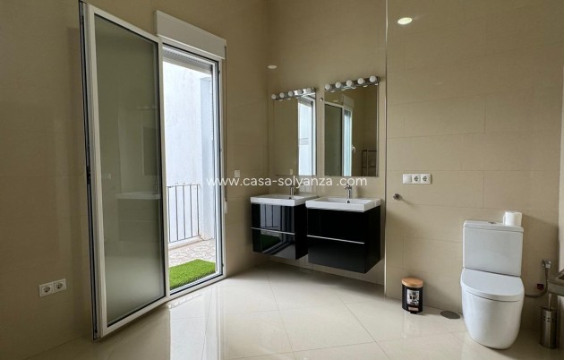 Resale - Apartment / flat - Alicante - Center