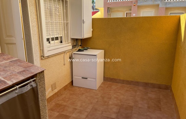 Wiederverkauf - Stadthaus - Villamartin - Villamartín