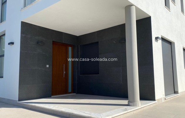 Revente - Villa - Torrevieja - Los Balcones