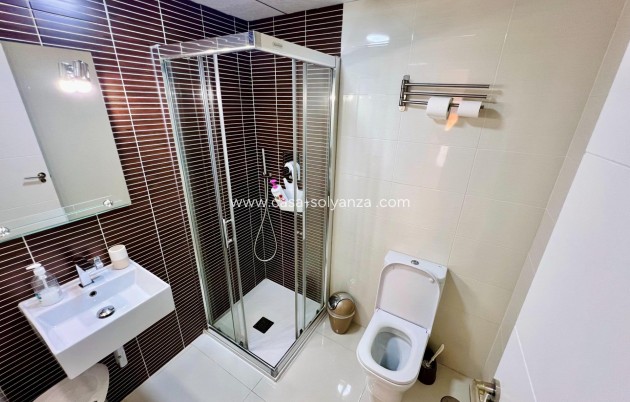 Resale - Apartment / flat - Torrevieja - Playa del Cura
