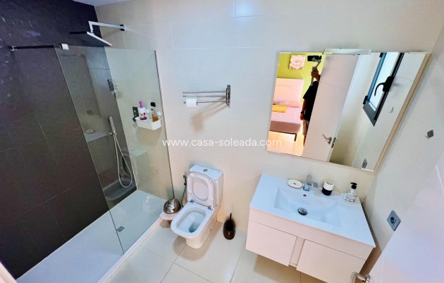 Resale - Apartment / flat - Torrevieja - Playa del Cura