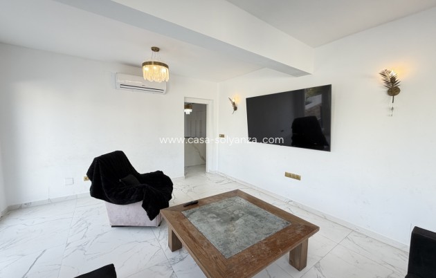 Resale - Villa - Villamartin - Villamartín