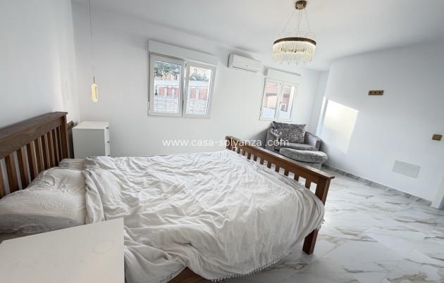 Resale - Villa - Villamartin - Villamartín