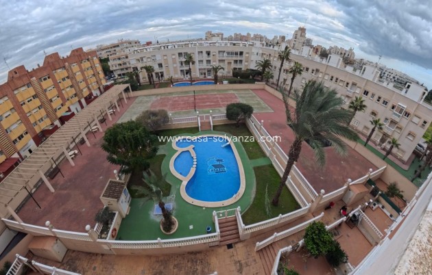 Resale - Apartment / flat - Torrevieja - Center