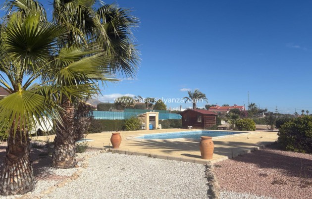 Resale - Villa - Albatera