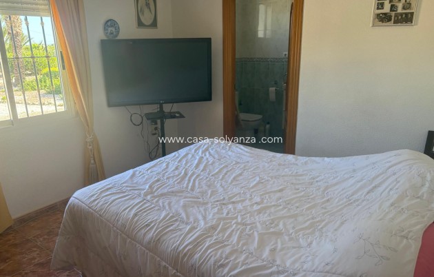 Resale - Villa - Albatera