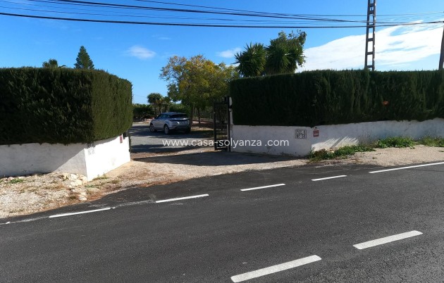 Resale - Villa - Albatera