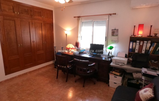 Wiederverkauf - Country Property/Finca - Orihuela