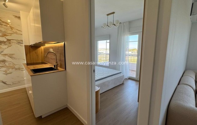 Herverkoop - Appartement / flat - Torrevieja - Punta Prima
