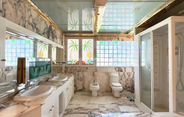 Reventa - Apartamento / piso - Torrevieja - Center