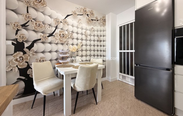 Revente - Appartement - Torrevieja - Urb. Calas Blancas III