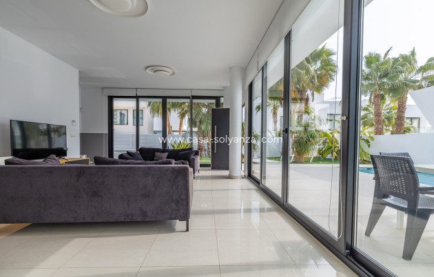 Resale - Villa - Ciudad Quesada