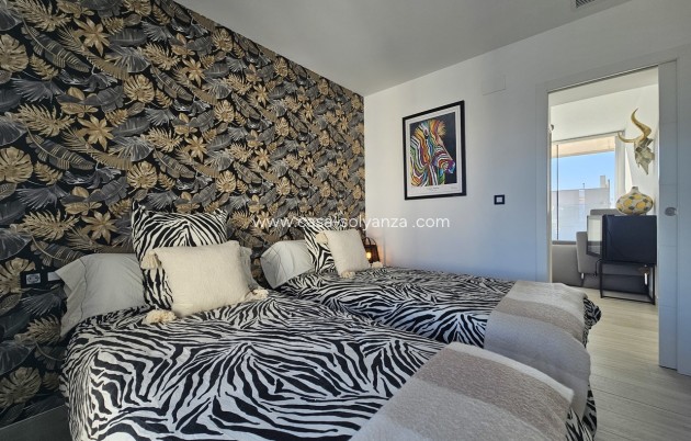 Resale - Villa - Cabo Roig - Costa Blanca