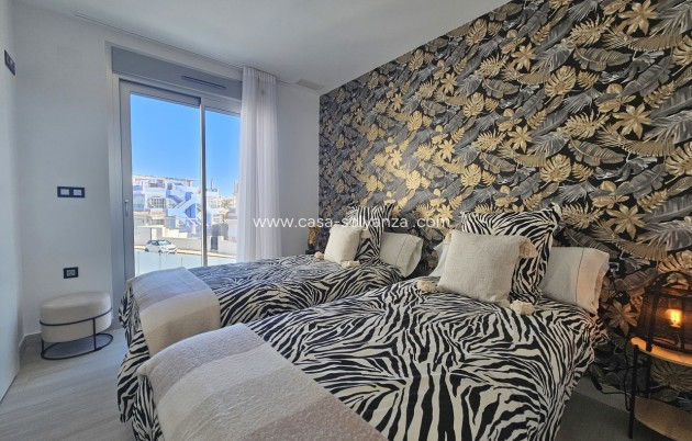 Resale - Villa - Cabo Roig - Costa Blanca