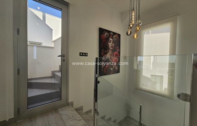 Resale - Villa - Cabo Roig - Costa Blanca