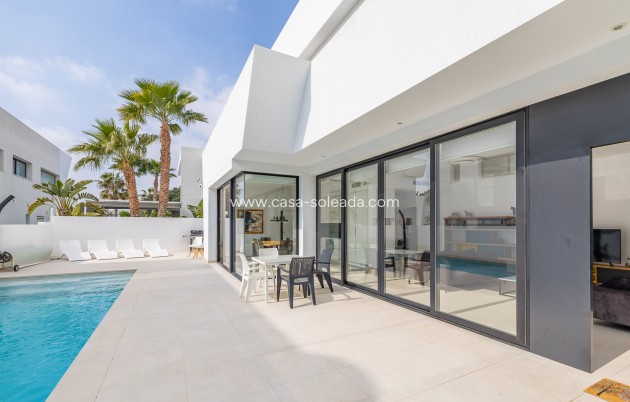Resale - Villa - Ciudad Quesada