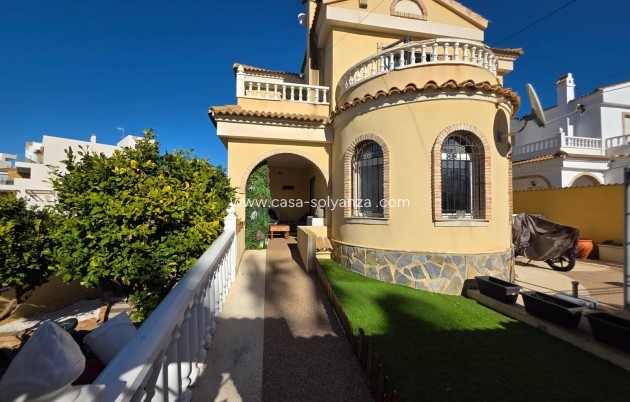 Resale - Villa - Orihuela Costa - Villamartín