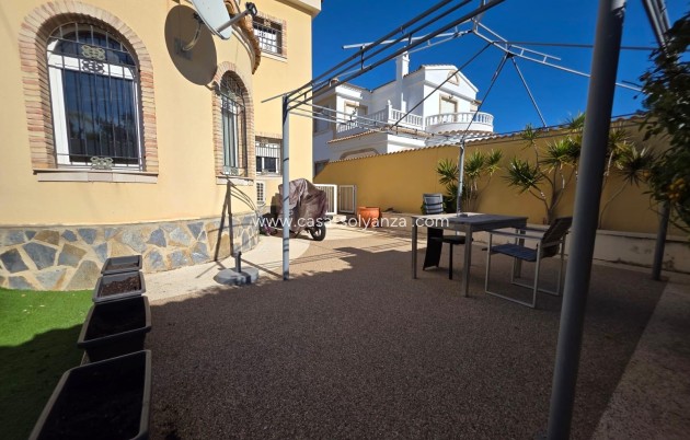 Resale - Villa - Orihuela Costa - Villamartín