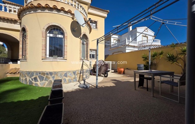 Resale - Villa - Orihuela Costa - Villamartín