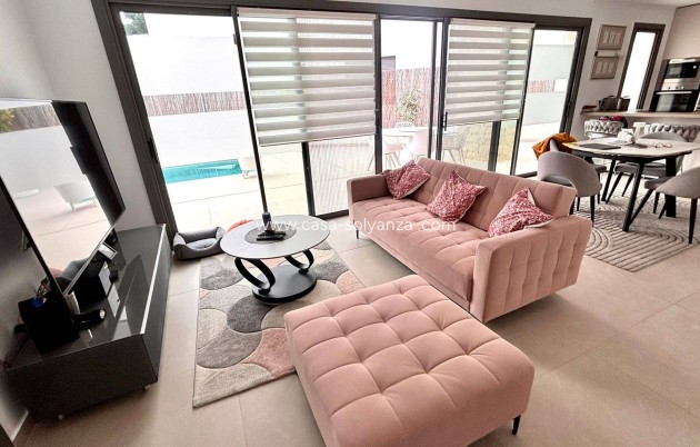 Herverkoop - Villa - San Miguel de Salinas - Urbanizacion Blue Lagoon