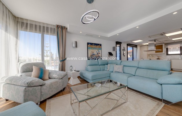 Wiederverkauf - Independent villa - Torrevieja