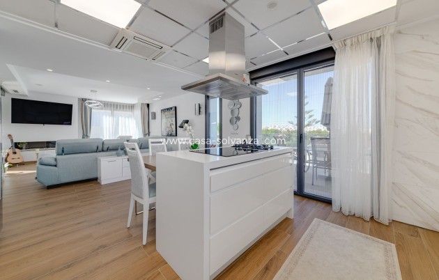 Wiederverkauf - Independent villa - Torrevieja