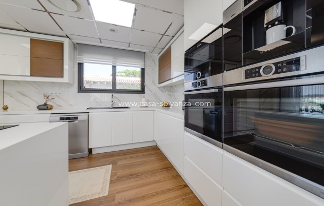 Wiederverkauf - Independent villa - Torrevieja