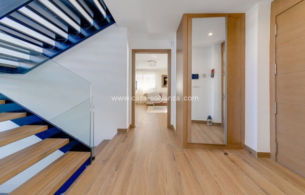 Wiederverkauf - Independent villa - Torrevieja